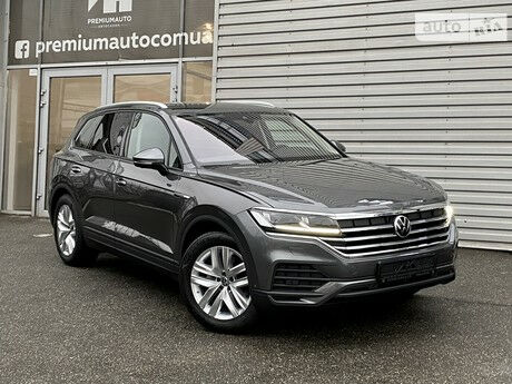 Volkswagen Touareg 2021 року