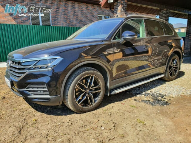 Volkswagen Touareg 2019 року