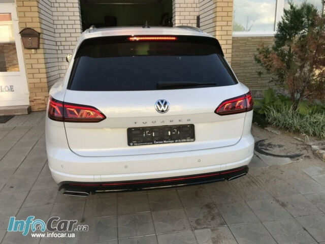 Volkswagen Touareg 2018 року