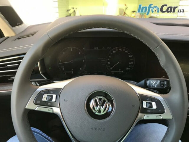 Volkswagen Touareg 2018 року
