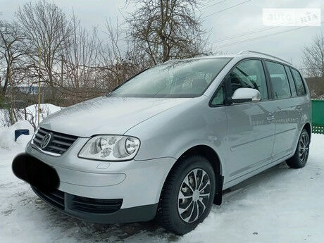 Фольксваген Туран 2003 года Volkswagen Touran 2003 года