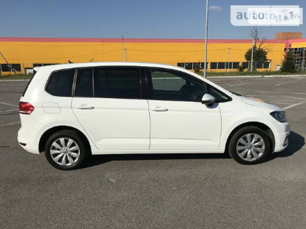 Volkswagen Touran 2016 року