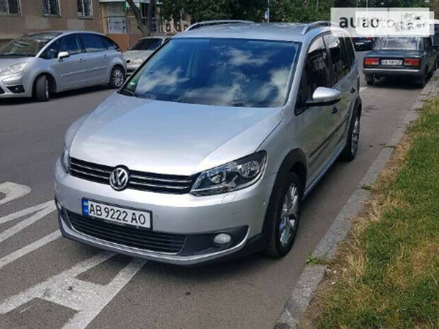 Volkswagen Touran 2015 року