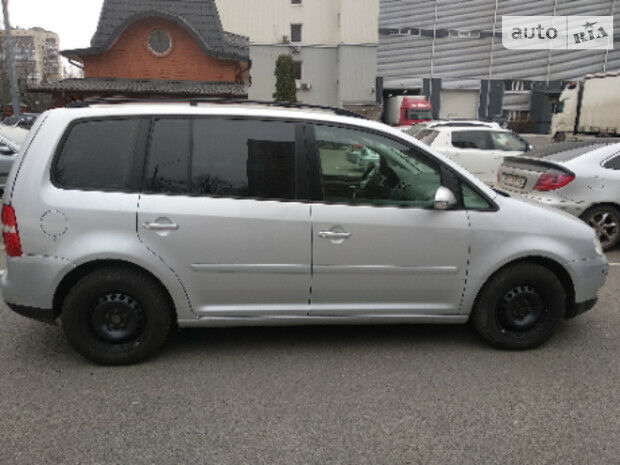 Volkswagen Touran 2005 року