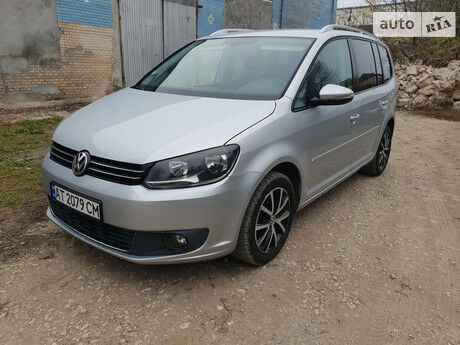 Volkswagen Touran 2011 року