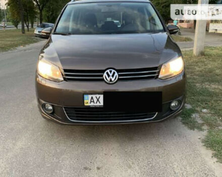 Volkswagen Touran 2011 року