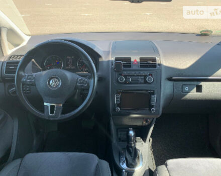 Volkswagen Touran 2011 года - Фото 2 авто