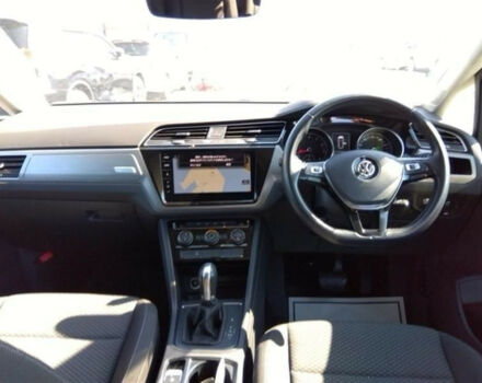 Volkswagen Touran 2018 года - Фото 10 авто