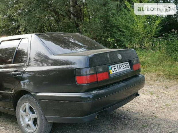 Volkswagen Vento 1998 года