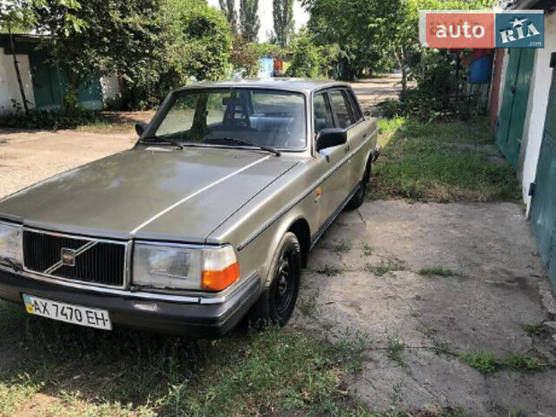 Volvo 240 1986 года