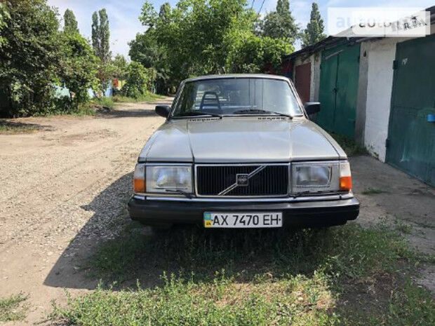 Volvo 240 1986 года