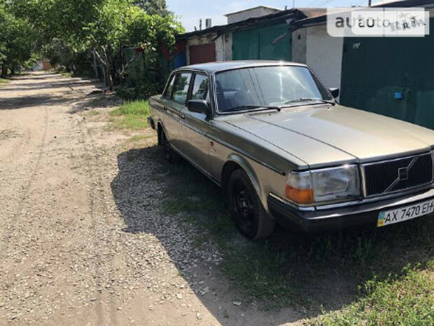 Volvo 240 1986 года