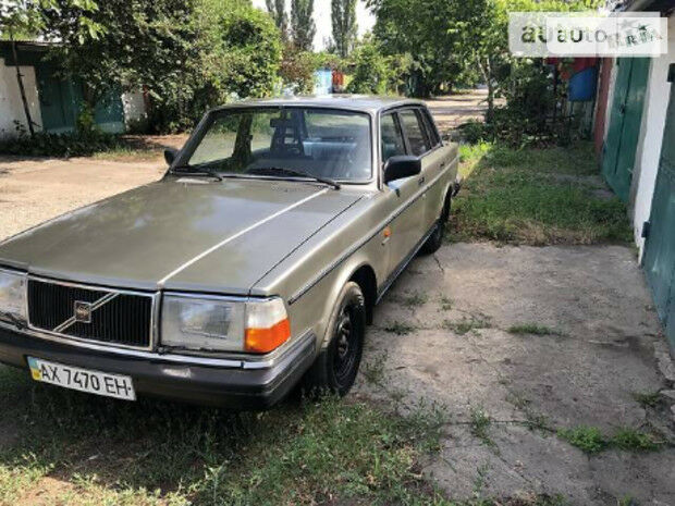 Volvo 240 1986 года