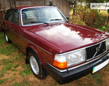 Фото на отзыв с оценкой 4.6 о Volvo 244 1983 году выпуска от автора "Igor" с текстом: Это особенный автомобиль, сложно его адекватно оценить поскольку нет ни одного подобного 40 летне...