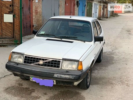 Volvo 340 1986 року