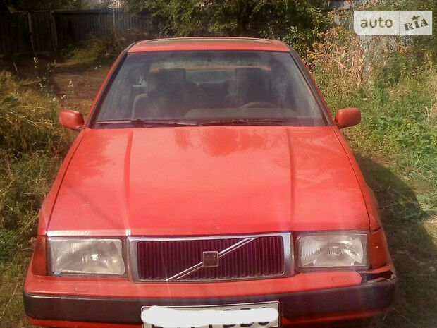 Volvo 440 1993 года