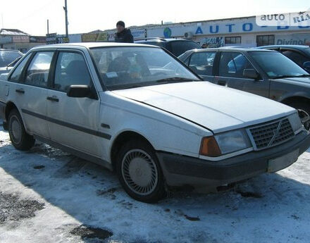 Volvo 440 1989 года