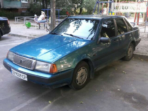 Volvo 460 1990 року