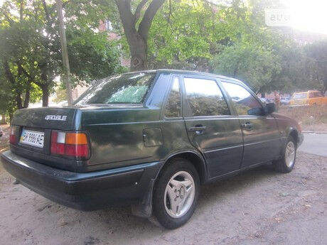 Вольво 460 1992 года Volvo 460 1992 года