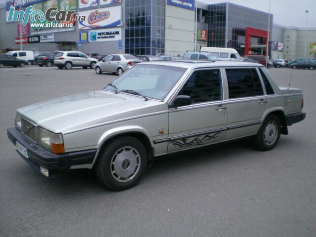 Volvo 760 1985 року