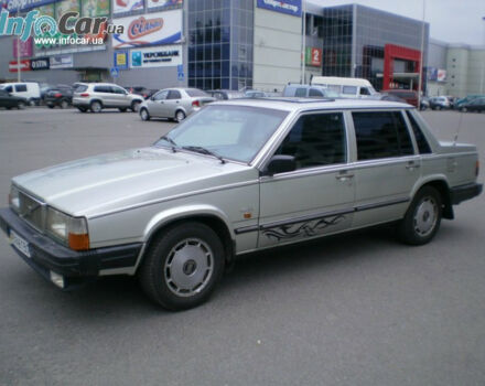 Volvo 760 1985 року - Фото 3 автомобіля