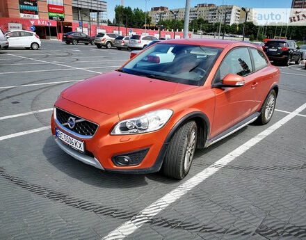 Фото на отзыв с оценкой 5 о Volvo C30 2010 году выпуска от автора "Євген" с текстом: Хто придбає volvo наступного разу швидше за все захоче теж volvo. c30 авто досить універсальне, п...