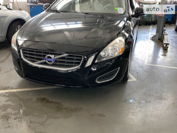 Volvo S60 2012 року