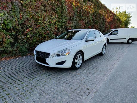 Volvo S60 2013 года