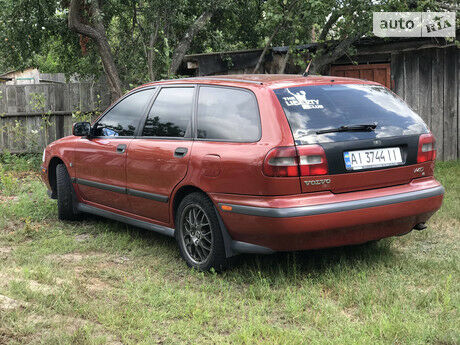 Volvo V40 1998 года