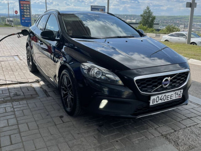 Volvo V40 2014 года