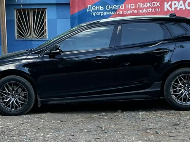 Volvo V40 2014 года