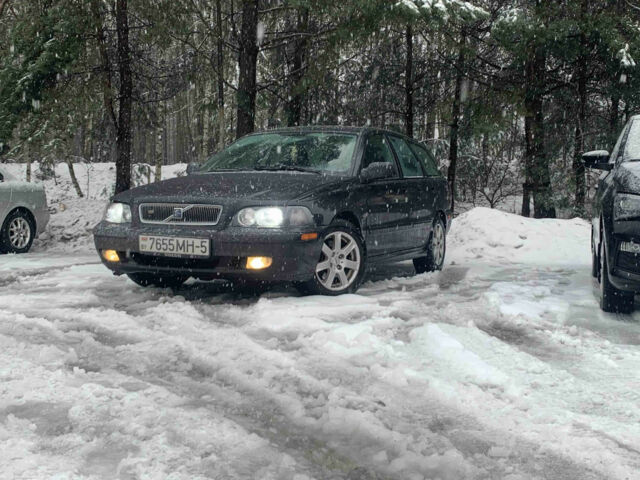 Volvo V40 2003 года