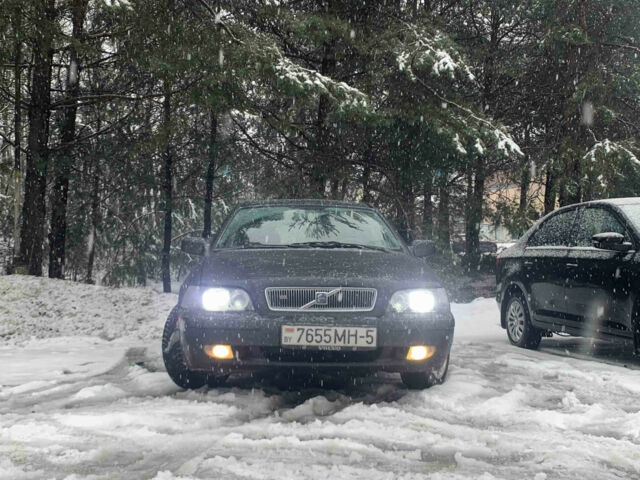 Volvo V40 2003 года