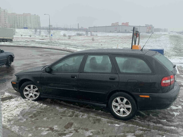 Volvo V40 2003 года