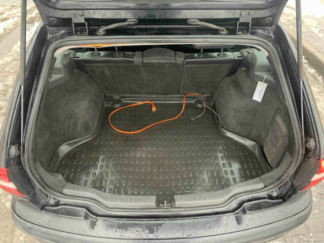 Volvo V40 2003 року