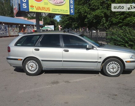 Volvo V40 1998 года