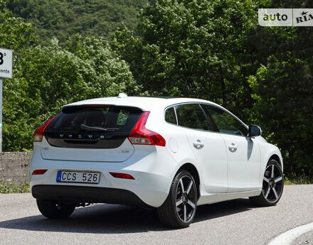 Volvo V40 1998 року