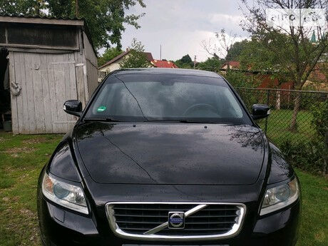 Volvo V50 2008 года