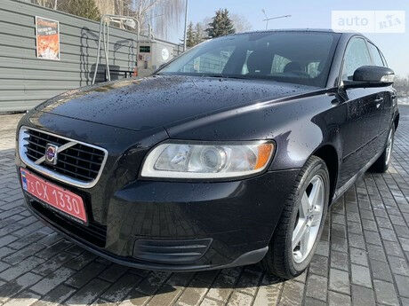 Volvo V50 2009 року