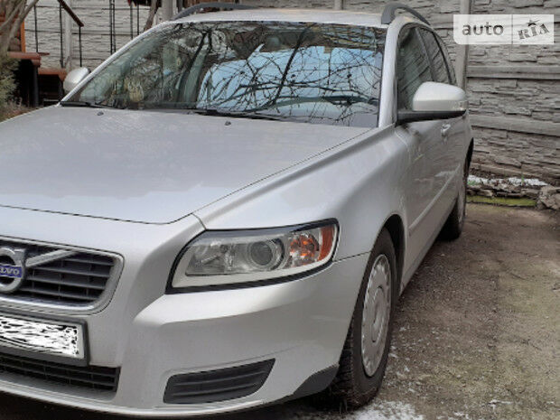 Volvo V50 2010 года