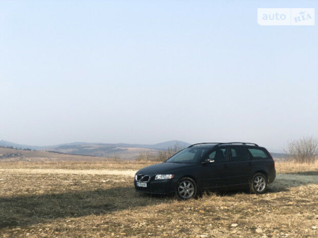 Volvo V50 2008 года