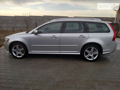 Volvo V50 2009 року