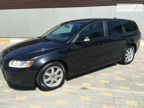 Вольво В50 2011 року Volvo V50 2011 року