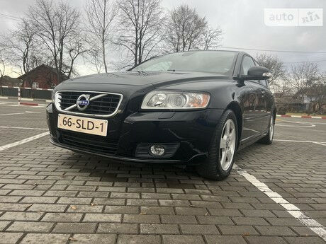 Volvo V50 2012 года