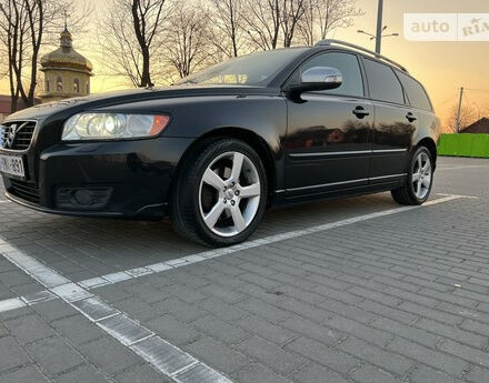 Volvo V50 2012 года