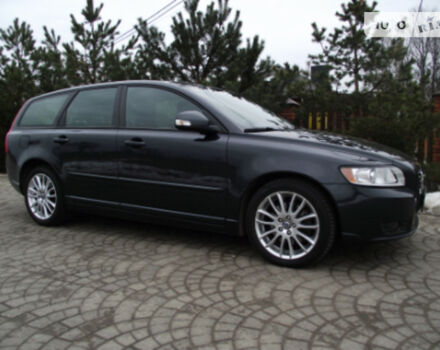 Volvo V50 2010 року