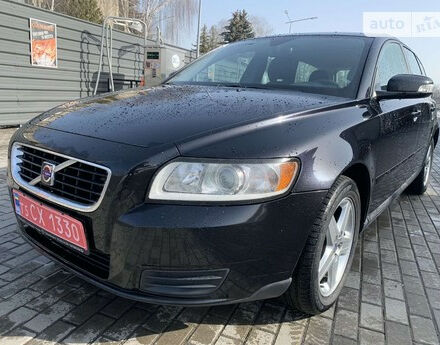 Volvo V50 2009 року