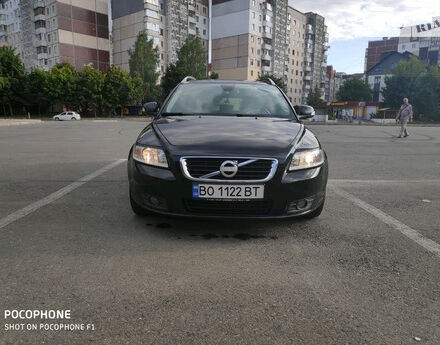 Volvo V50 2012 года