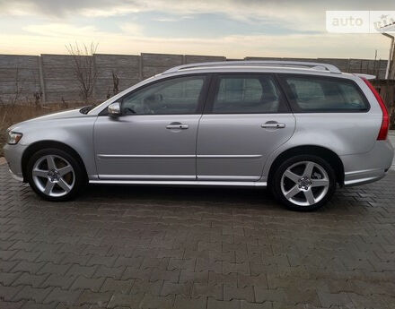 Volvo V50 2009 року