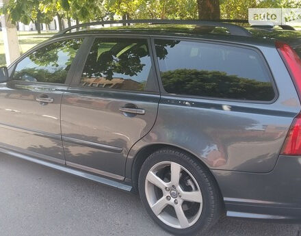 Volvo V50 2011 року